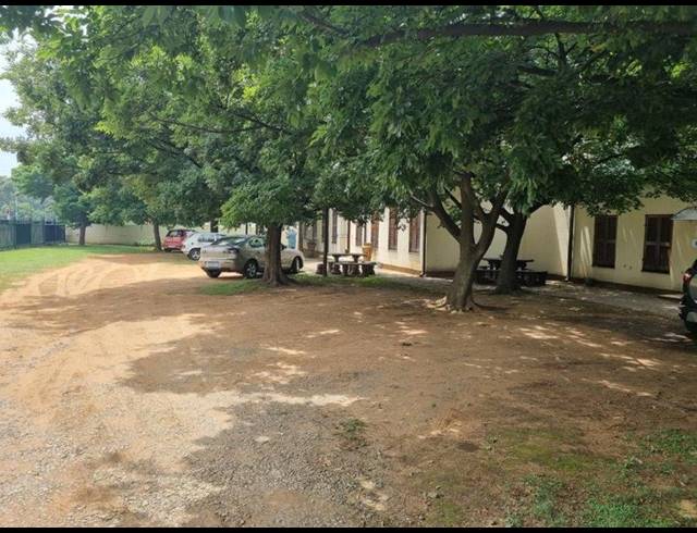 BUSINESS FOR SALE IN SELECTION PARK